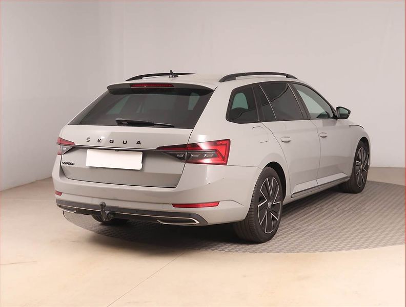 Škoda Superb (2022) Sportline 2.0 TDI - fotka 5 z 17