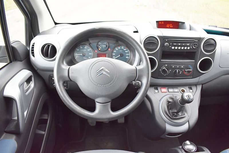 Citroën Berlingo 1,6 16V MULT,1.M,SERVIS,TOP! - fotka 10 z 19