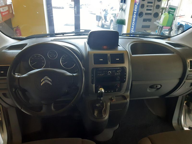 Citroën Jumpy 2.0HDI MULTISPACE 7míst L2 - fotka 9 z 21