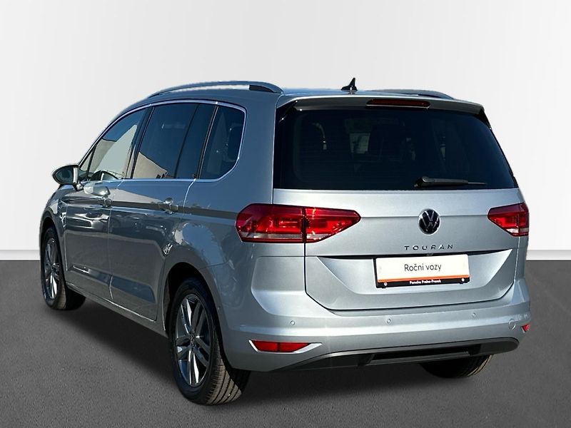 Volkswagen Touran (2024) People 1,5 TSI EVO 7DSG - fotka 8 z 24