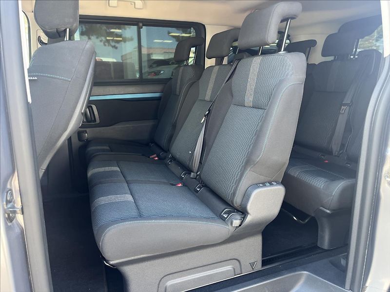 Peugeot Traveller 2,0 BlHDi  StandardActive AT C - fotka 19 z 22