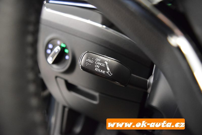 Škoda Superb 1.4 TSI iV LAURIN & KLEMENT  - fotka 46 z 77