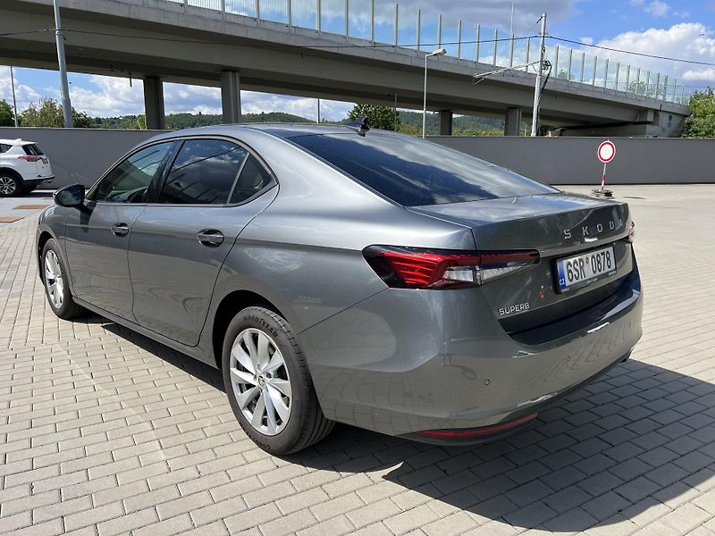 Škoda Superb 2.0 TDi Selection ČR - fotka 5 z 20