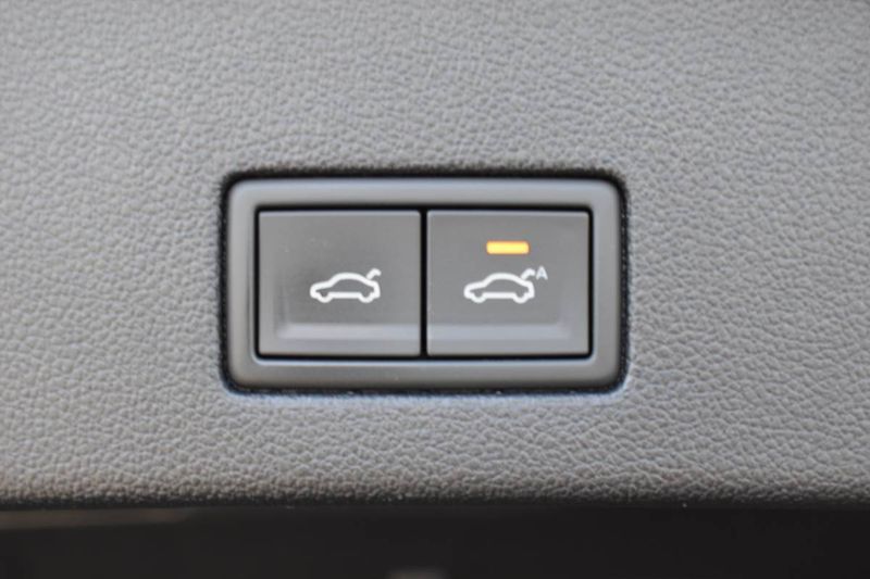 Volkswagen Touareg (2023) 3.0TDI 210kW, LED Matrix, tažn - fotka 13 z 28