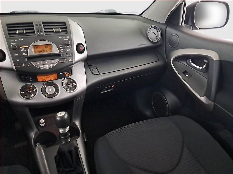 Toyota RAV4 (2007) 2.2 D-CAT, 4X4, Tempomat - fotka 8 z 19