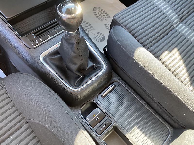 Volkswagen Tiguan 2.0TDi 4x4 135PS GOAL PĚKNÝ!!! - fotka 161 z 166