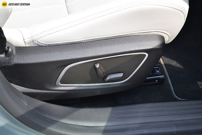 Renault Espace ICONIC E-TECH FULL HYBRID 200k - fotka 36 z 78