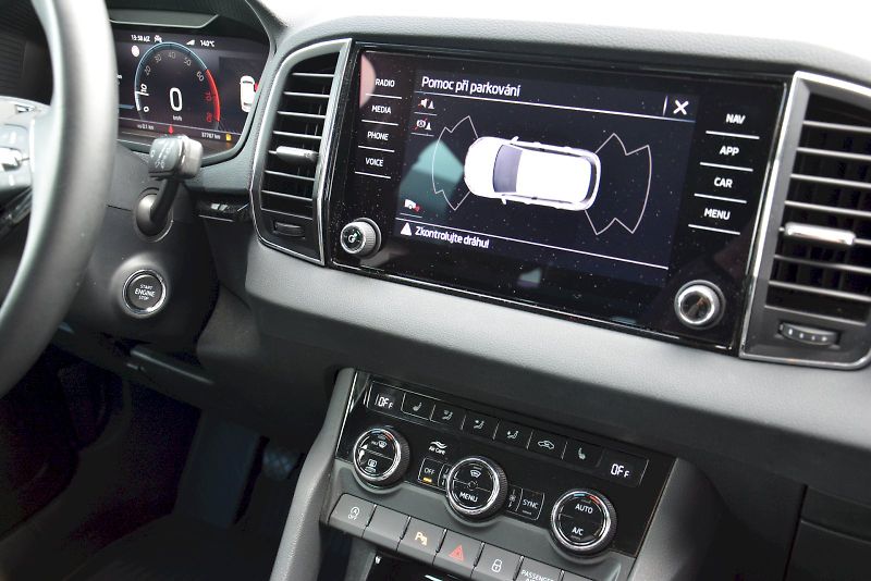Škoda Karoq (2023) 1.5 TSI 110 kW Style Exclusive - fotka 23 z 25