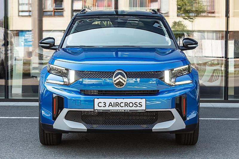 Citroën C3 Aircross 1,2 COLLECTION Hybrid 145k EAT - fotka 2 z 18