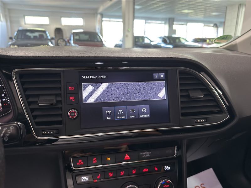 Seat Leon 2,0   TDI FR 110KW VIRTUAL ACC - fotka 19 z 42