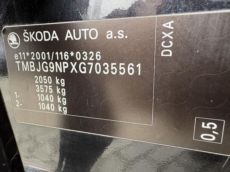 Škoda Superb Combi 1.6 TDI STYLE 88 kW M6F - fotka 30 z 30