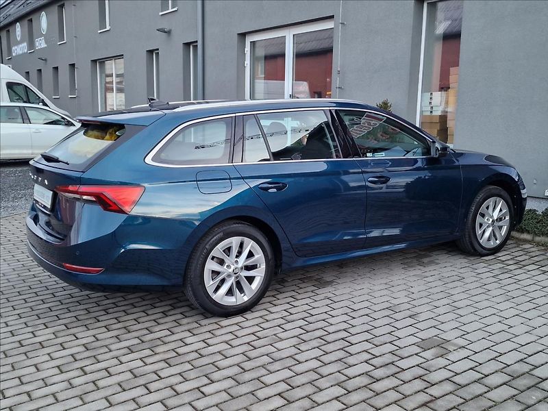 Škoda Octavia 2.0 TDi Style,původ ČR,1.Maj. - fotka 11 z 50