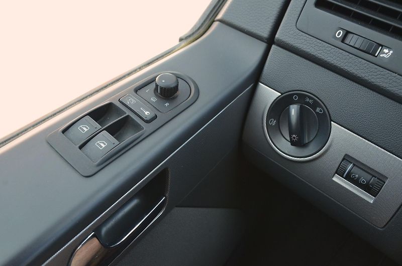 Volkswagen Multivan (2007) 2.5 TDi 128kW 4MOTION / TAŽNÉ - fotka 25 z 34