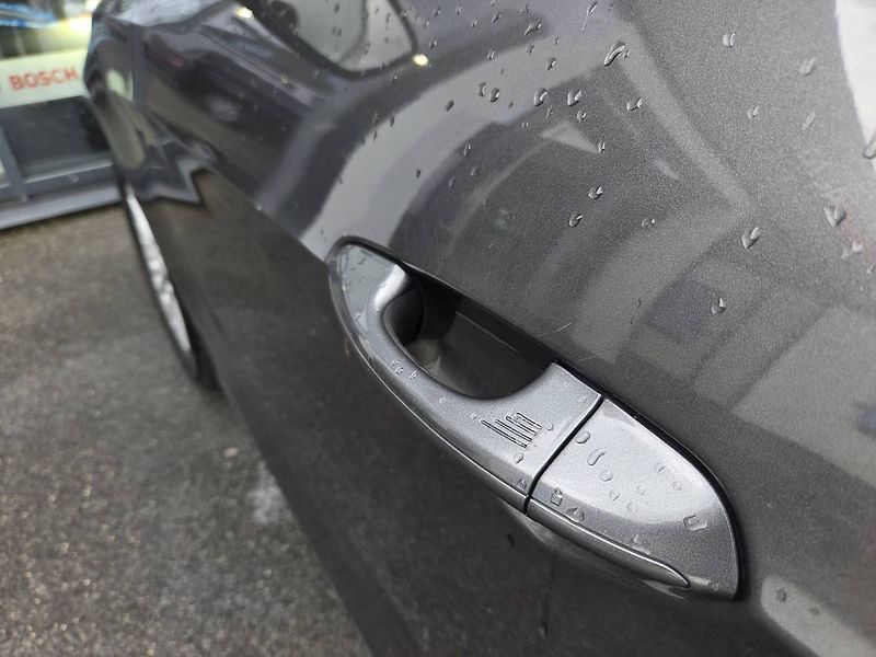 Ford Galaxy 2.0 TDCI Automat Titanium+ - fotka 9 z 43