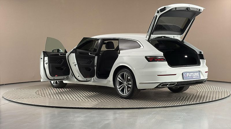 Volkswagen Arteon 2.0 TSI DSG R-Line Shooting Br - fotka 7 z 31
