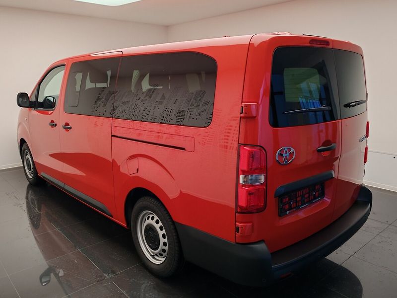 Toyota ProAce Verso 2,0D L2 6MT Combi 8S - fotka 4 z 22