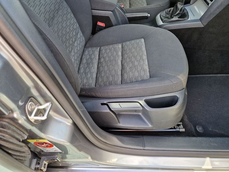 Škoda Octavia Ambition 1.4 TSI, 90kW - fotka 18 z 36