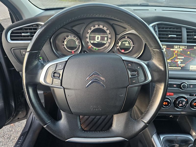 Citroën C4 (2016) 1.2 81kW SHINE,81 000 KM !!! - fotka 21 z 47