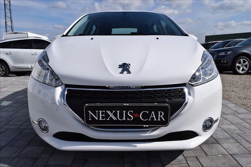 Peugeot 208 1,4 HDi 50KW NÍZKÉ KM KLIMA - fotka 2 z 50