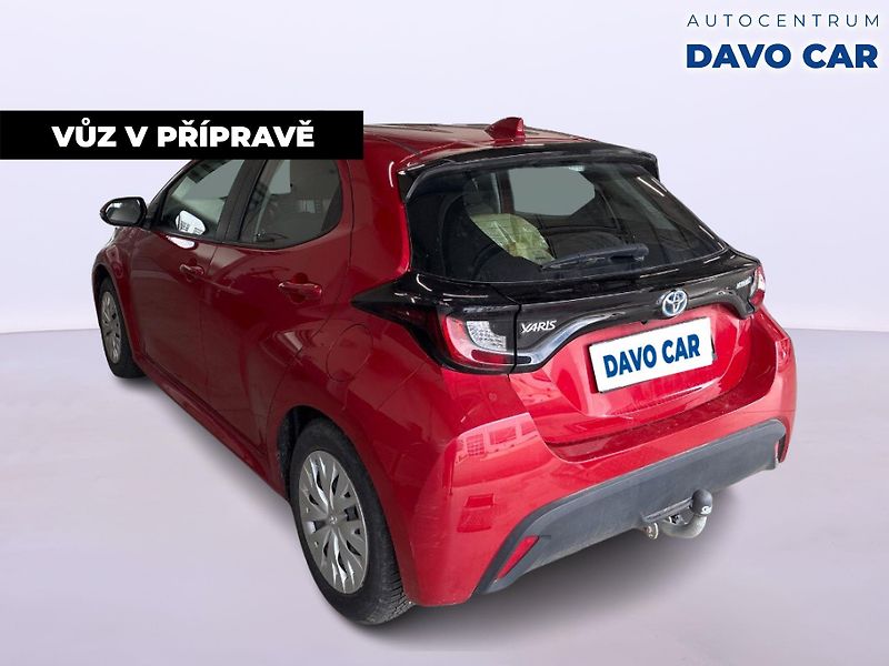 Toyota Yaris 1,5 Hybrid e-CVT 68kW aut. CZ - fotka 2 z 11