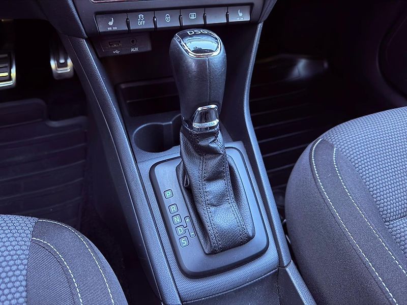 Škoda Rapid 1.4 TSi Elegance DSG Spaceback - fotka 21 z 25