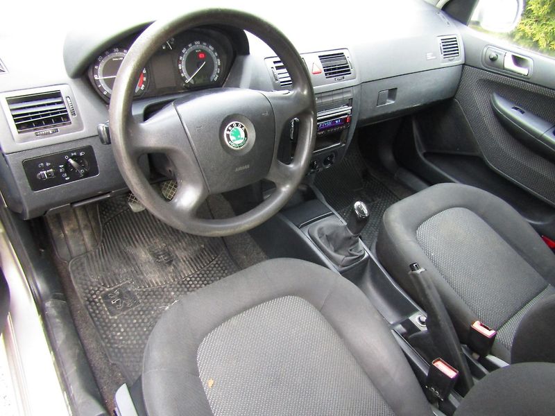 Škoda Fabia (2004) 1.4 TDI 55kW - fotka 12 z 36