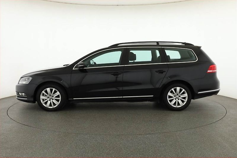Volkswagen Passat (2011) Highline 2.0 TDI, Serv.kniha - fotka 3 z 17