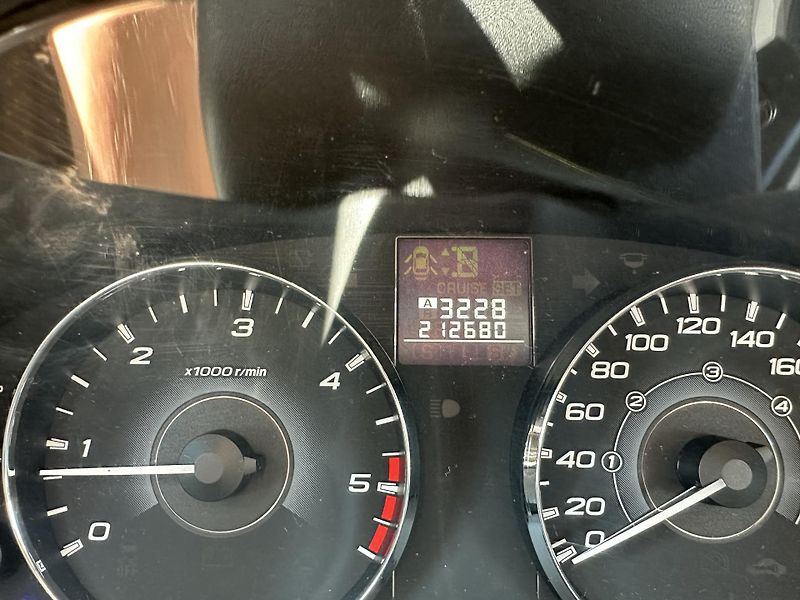 Subaru Outback (2012) 2.0 D 4x4 manual  - fotka 27 z 30