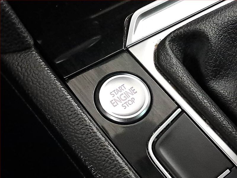 Volkswagen Passat (2017) 2.0 TDI, Kůže, Navi, Tempomat - fotka 18 z 22