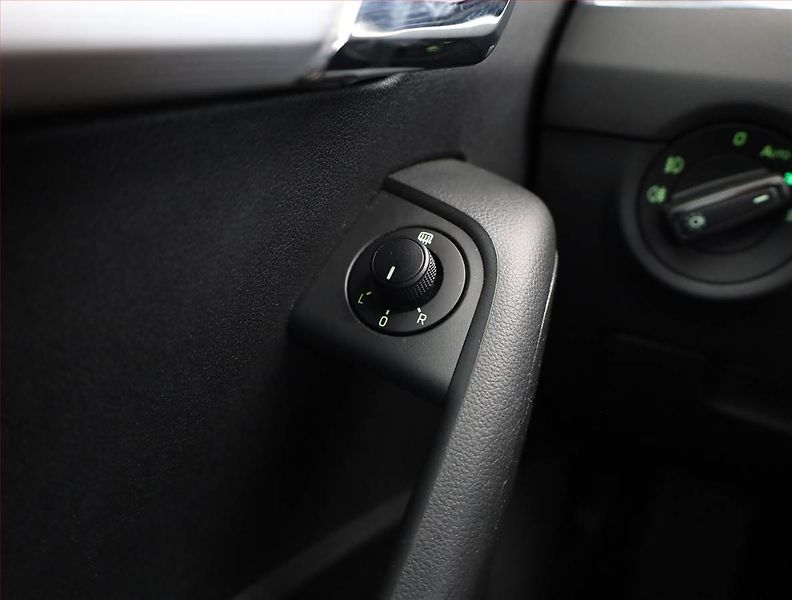 Škoda Octavia (2014) Elegance 2.0 TDI, 4X4 - fotka 16 z 20