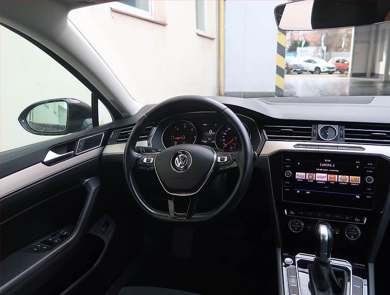Volkswagen Passat (2018) R-Line 2.0 TDI, 4X4, Automat - fotka 7 z 21