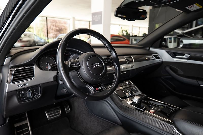 Audi S8 - fotka 5 z 28