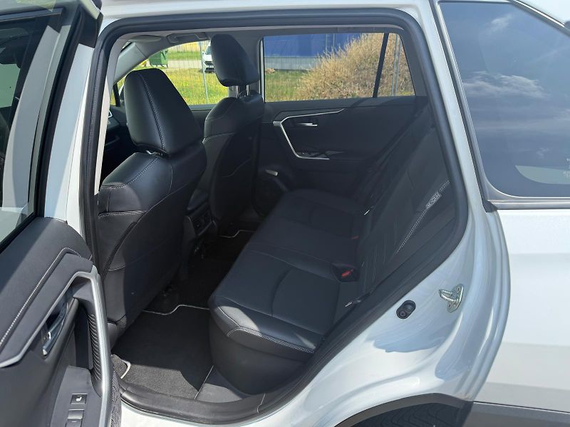 Toyota RAV4 2.5 HSD e-CVT AWD Executive + - fotka 23 z 30