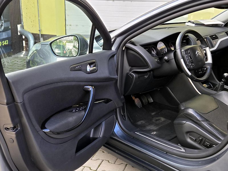 Citroën C5 2,0HDi 120kW SERV.KN,ROZVODY  - fotka 27 z 43