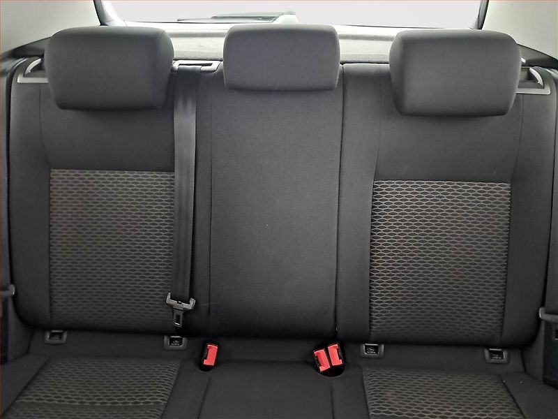 Volkswagen Golf (2011) 1.2 TSI, nová STK, dobrý stav - fotka 10 z 15