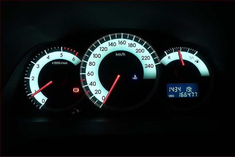 Toyota Corolla Verso (2005) 2.2 D-4D, nová STK, Tažné - fotka 11 z 17