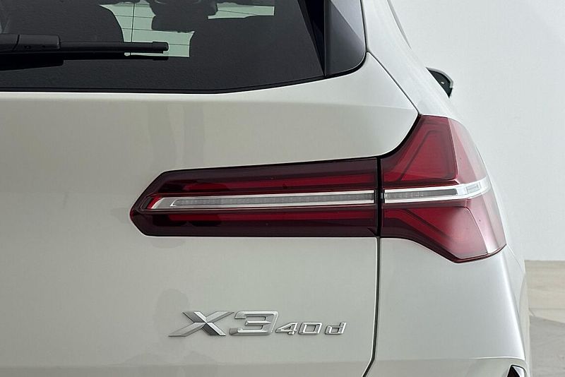 BMW X3 xDrive40d - fotka 4 z 19