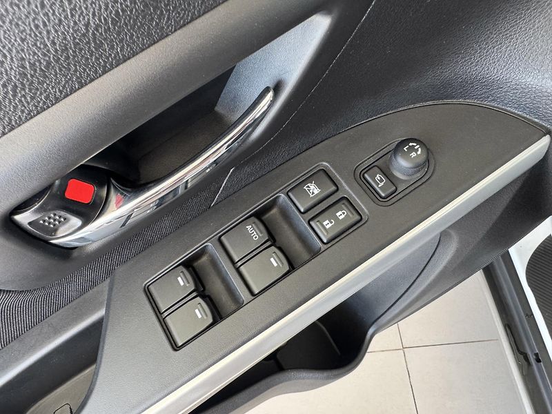 Suzuki SX4 S-Cross 1,0BoosterJet*Navi*REZERVACE! - fotka 26 z 31