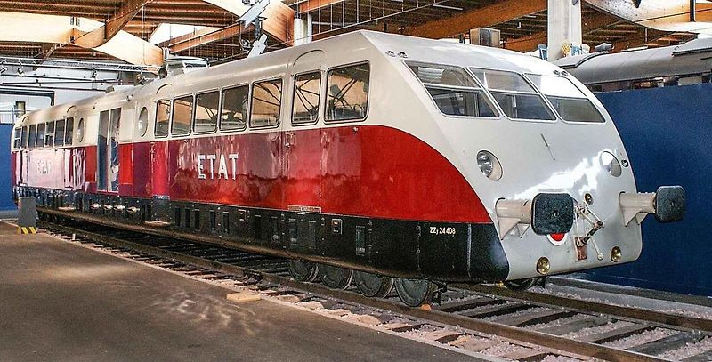 Rychlovlak Bugatti Autorail se těšil zájmu návštěvníků Rétromobile 2026.