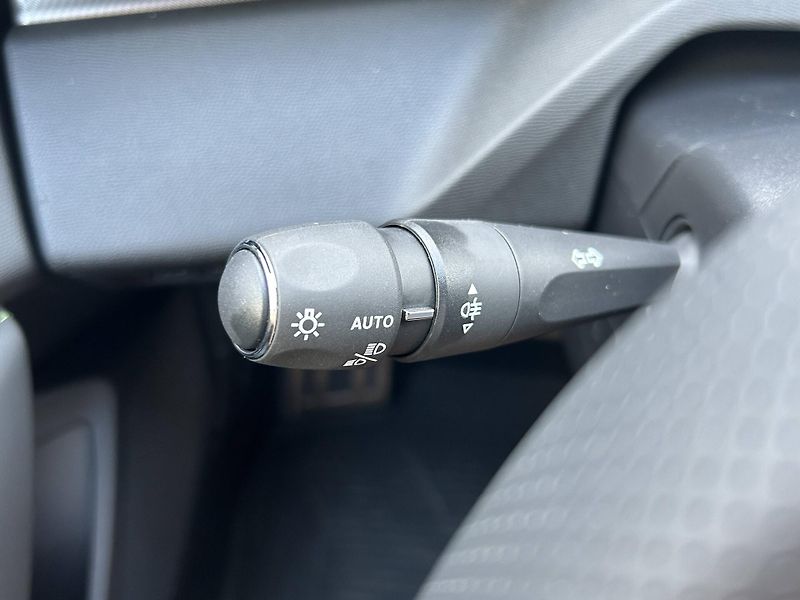 Peugeot 308 (2026) GT Elektromotor 115 kW Baterie - fotka 14 z 28