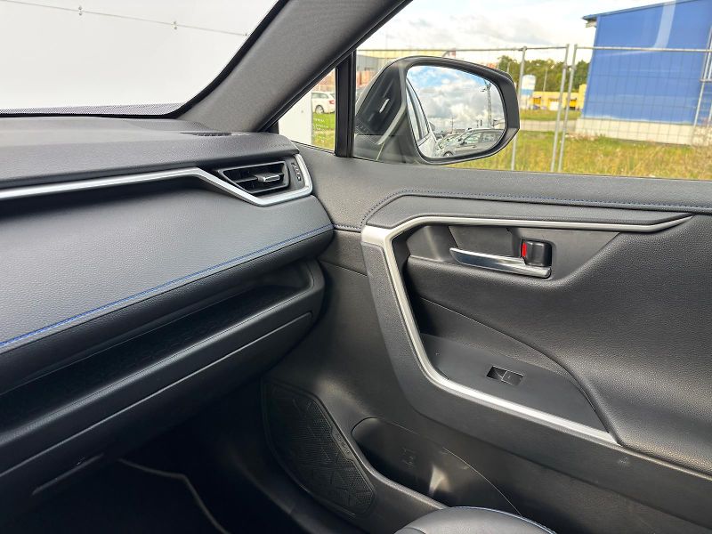 Toyota RAV4 2.5 HSD e-CVT FWD Selection - fotka 22 z 28