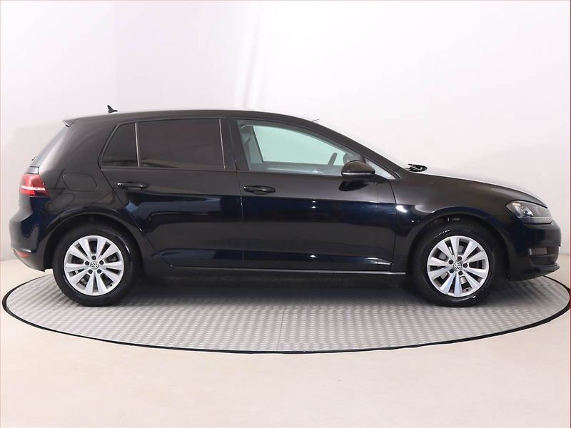 Volkswagen Golf (2016) Comfortline 1.4 TSI, Automat - fotka 6 z 20