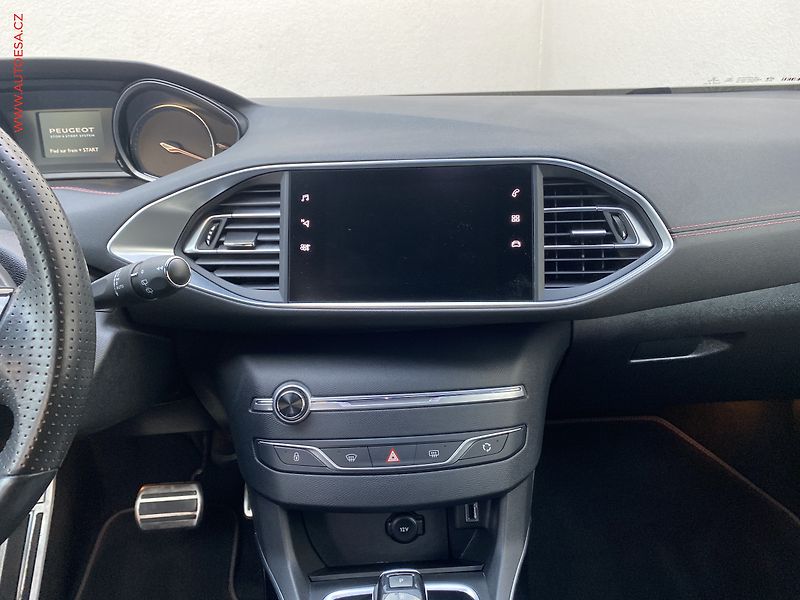 Peugeot 308 (2020) 1.2PT, ČR, GT Line, AT, LED - fotka 12 z 19