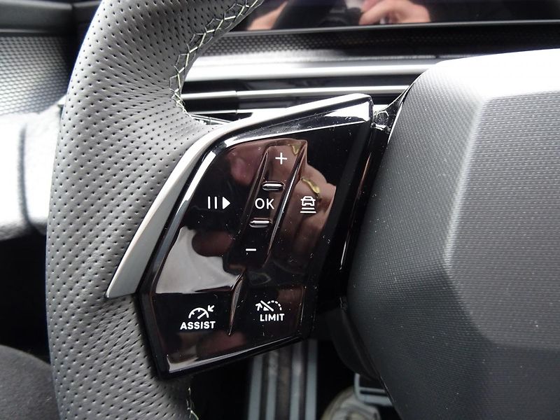 Peugeot 5008 (2024) e-GT 157 kW/210k (Bat. 73kWh) - fotka 16 z 60