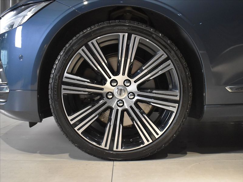 Volvo S90 2,0 B5 Ultimate B&W,Pano,headu - fotka 7 z 26
