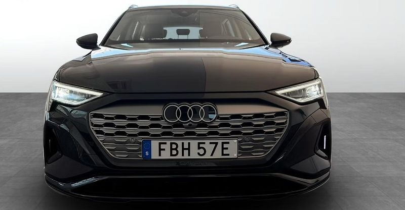 Audi Q8 e-tron 50 Q Kamera Tažné Ambient - fotka 4 z 18