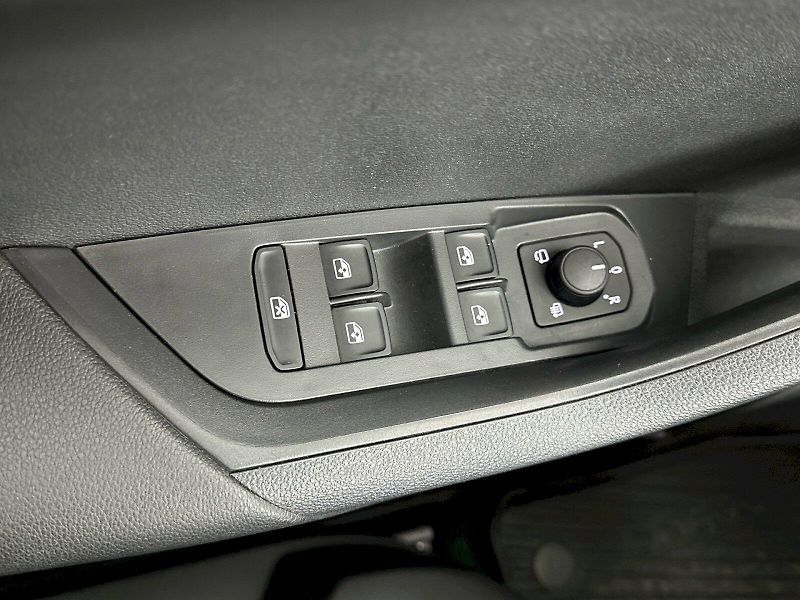 Škoda Karoq (2025) DSG 1.5TSI 110kW SportLine - fotka 30 z 36