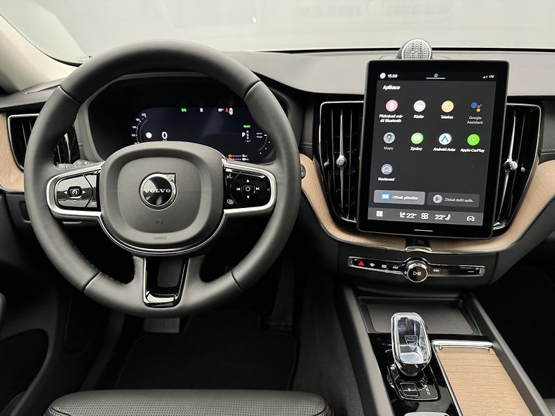 Volvo XC60 (2026) T6 AWD AUT DARK ULTRA - fotka 4 z 24