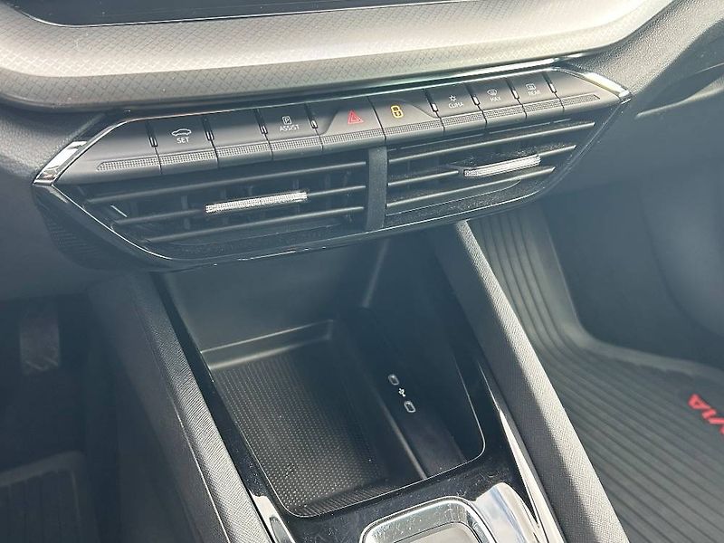 Škoda Octavia Ambition 7DSG 2,0TDI - fotka 17 z 23