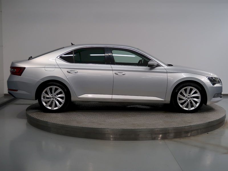 Škoda Superb (2019) STYLE 2.0TDI 140KW 4x4 DSG WEB - fotka 8 z 42